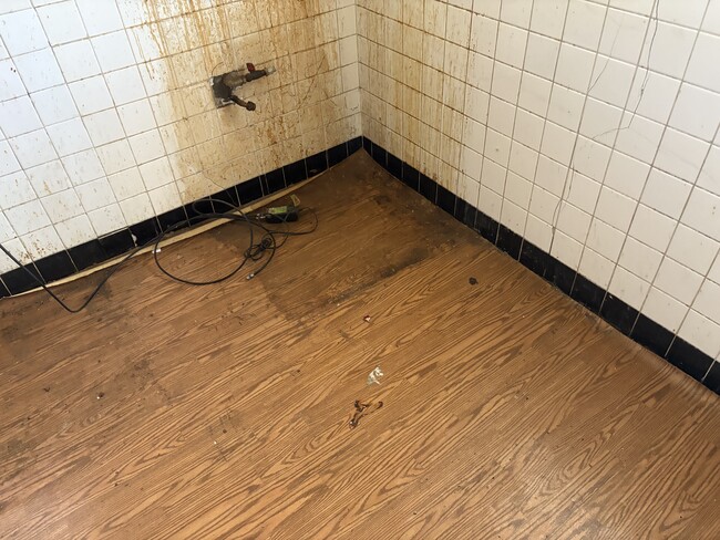 Photo - 8565 Lowell St