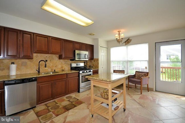 Photo - 115 Farrington Ct