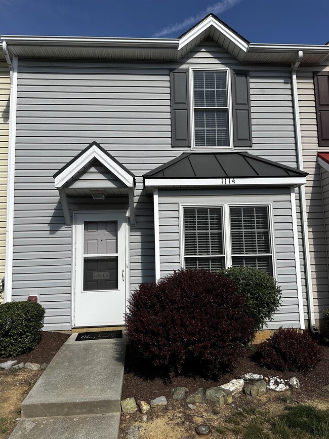 Photo - 1114 Patrick Henry Pl House
