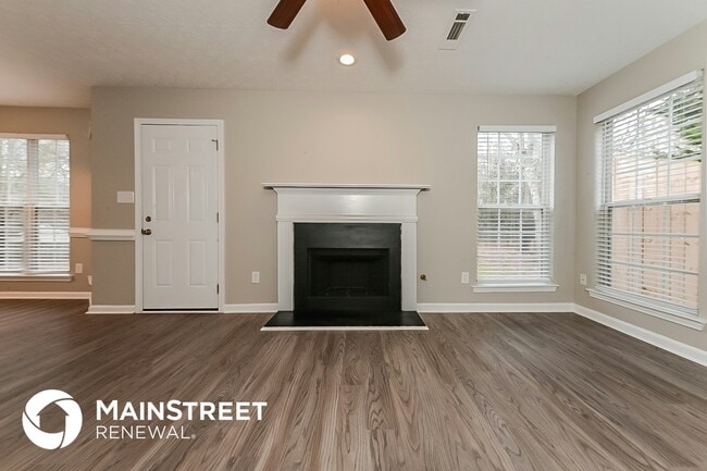 Photo - 604 Longstreet Ln