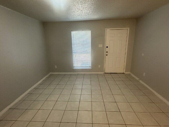 Photo - 1311 Hortencia Ave Unit 2