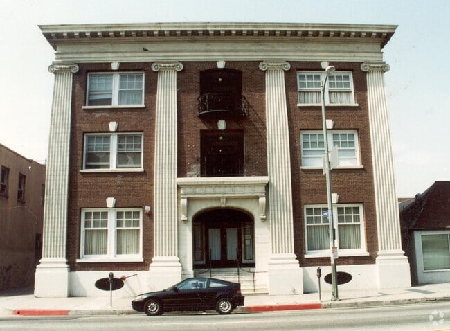 Exterior - 2520 W 7th St Rental