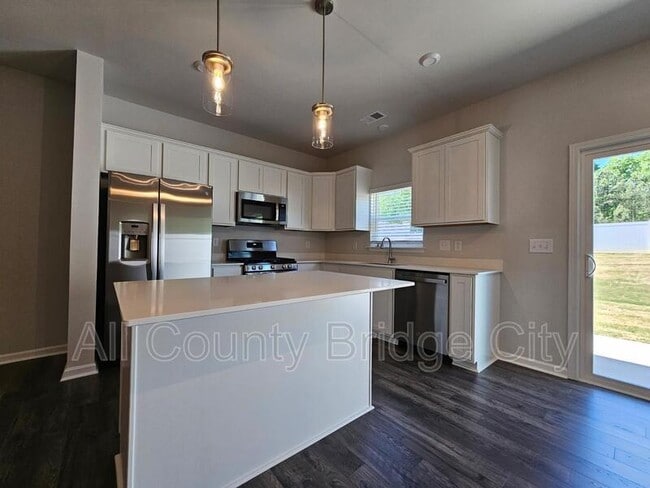 Photo - 157 Randwick Ln