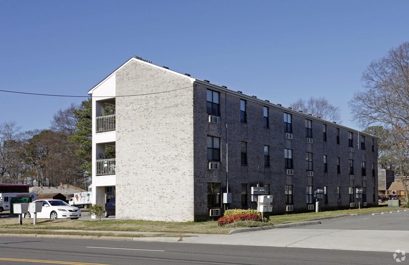 Photo - Shadowlawn Villas Apartments