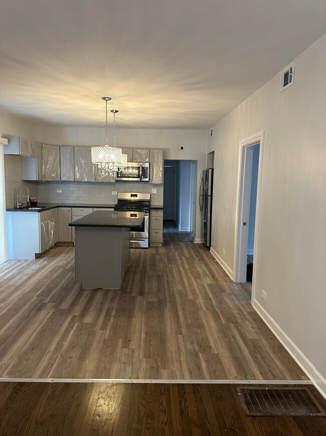 Photo - 4415 S Keeler Ave Unit #1