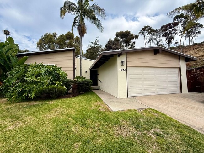 Building Photo - Bay Park Beauty | 3BD/2BA with Canyon Views & Lush Grounds