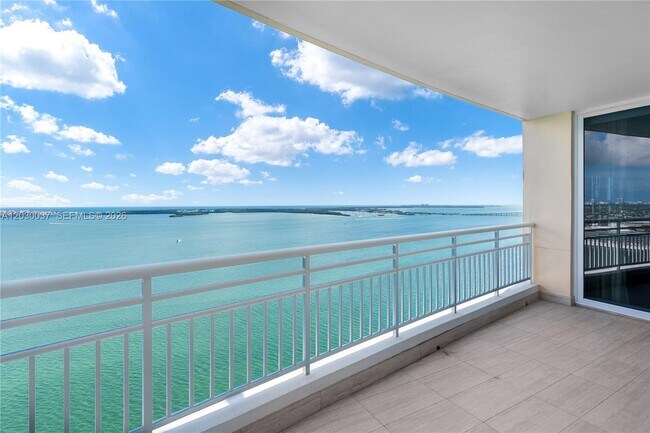 Photo - 808 Brickell Key Dr Unidad 3002