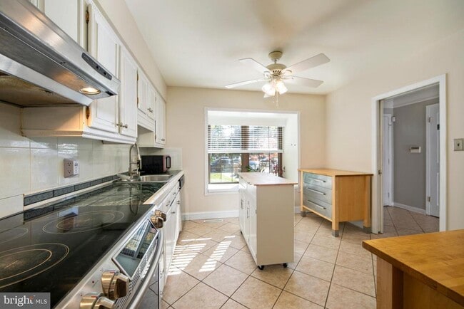 Photo - 723 Kings Croft Dr
