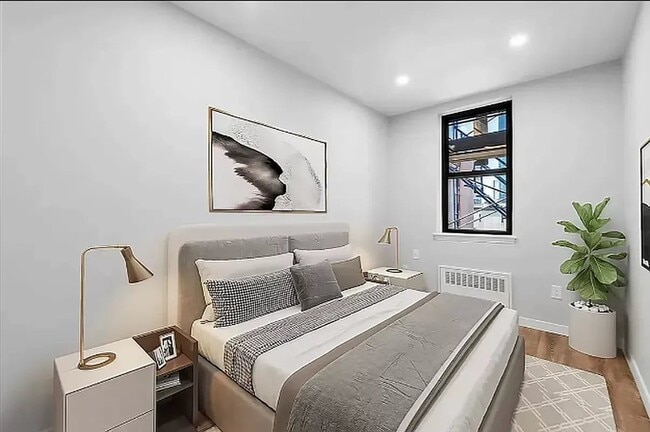 Photo - 453 W 48th St Unidad 2C