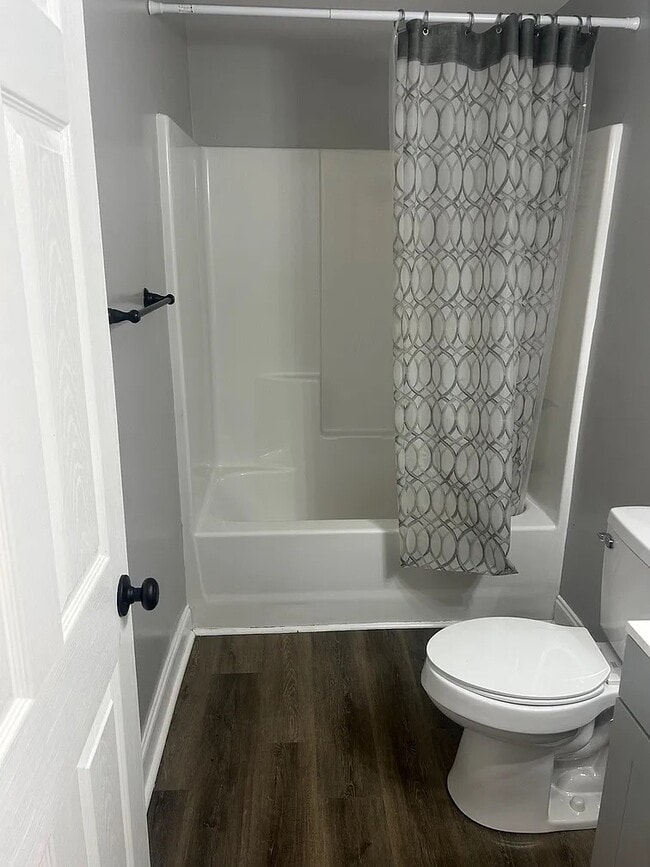 Photo - 210 Sunny St