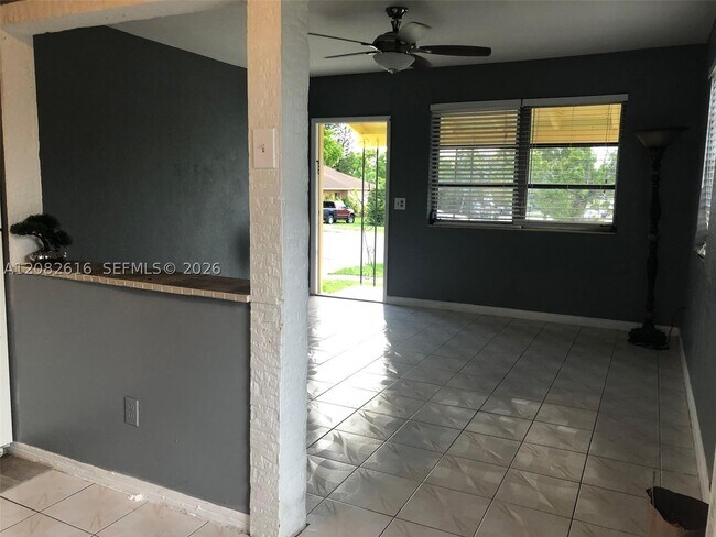 Photo - 725 SW 8th St Unit A