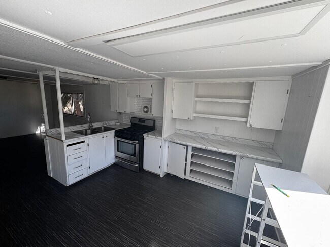 Photo - Great duplex 3 bed 1 bath townhome.