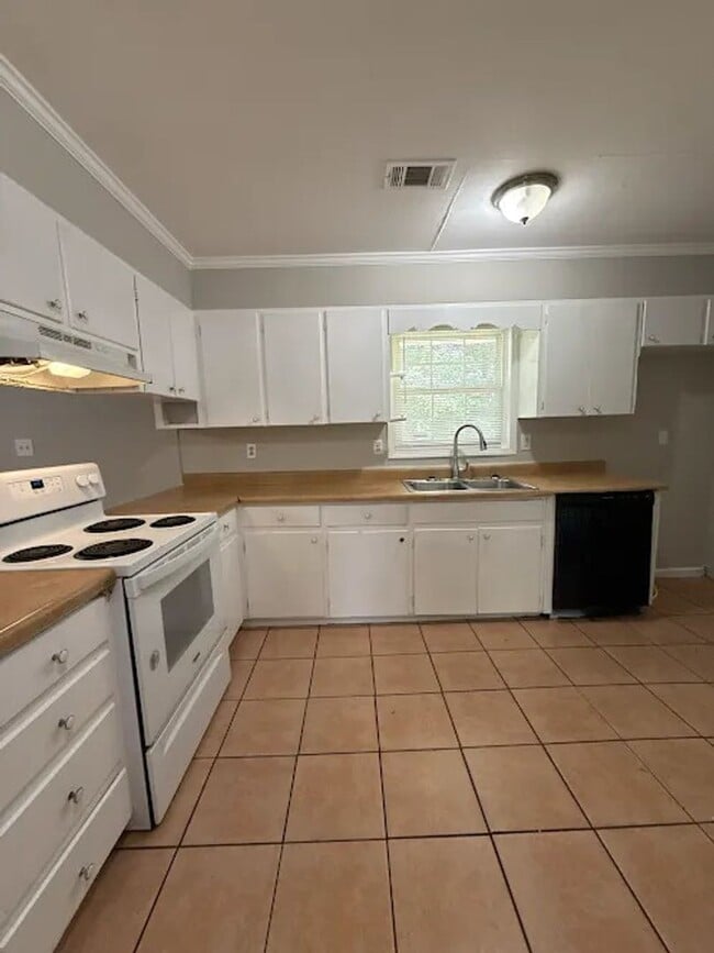 2358 Oak Ave