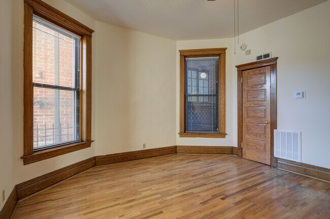 Photo - 638 W Drummond Pl Unit 1F