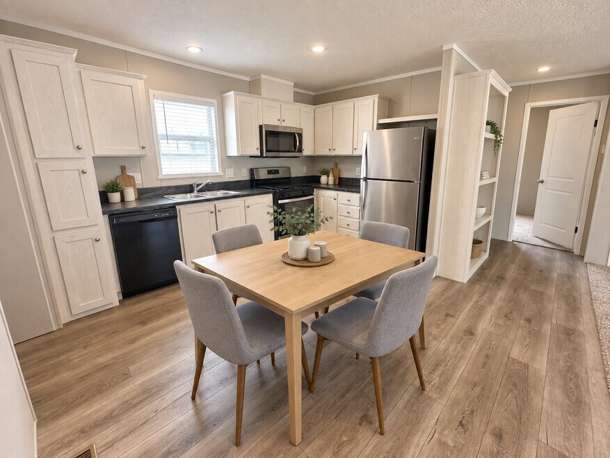 51 Canal Dr