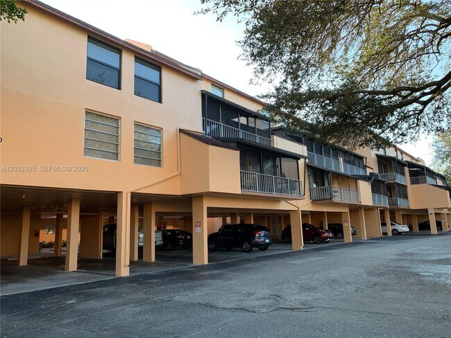 Building Photo - 400 Commodore Dr Unit 308