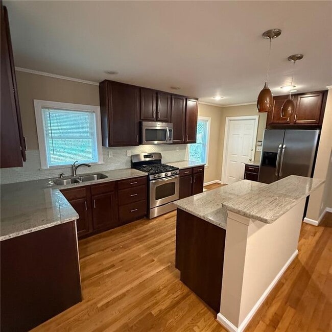 Photo - 986 Biltmore Dr NE