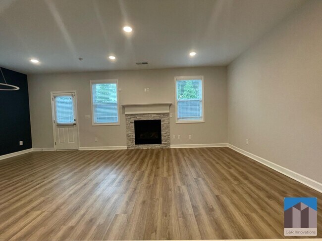 Photo - 3614 Silvery Way