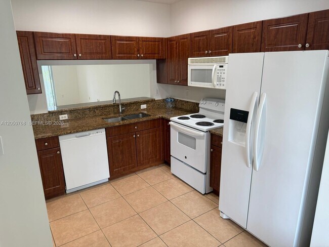 8250 SW 27th St