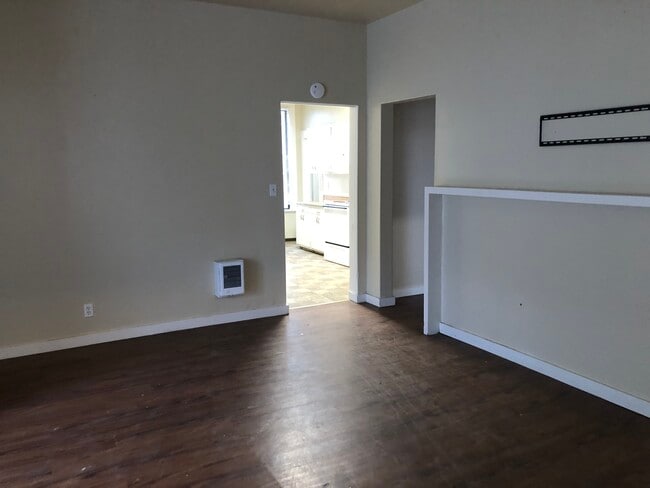 Photo - 415 NE Howard St