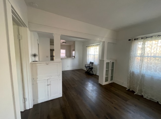 Photo - 1625 W 55th St Unidad 1/2