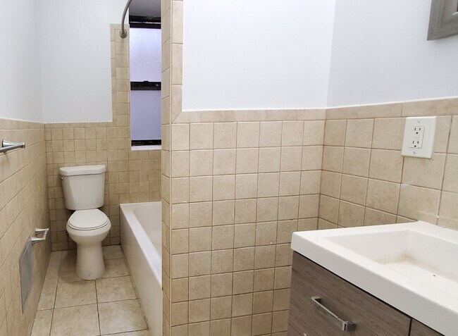 Photo - 529 W 179th St