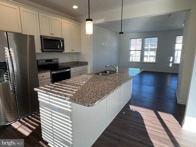 Photo - 220 Charterhouse St