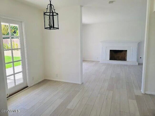 Photo - 1574 Norwich Ave