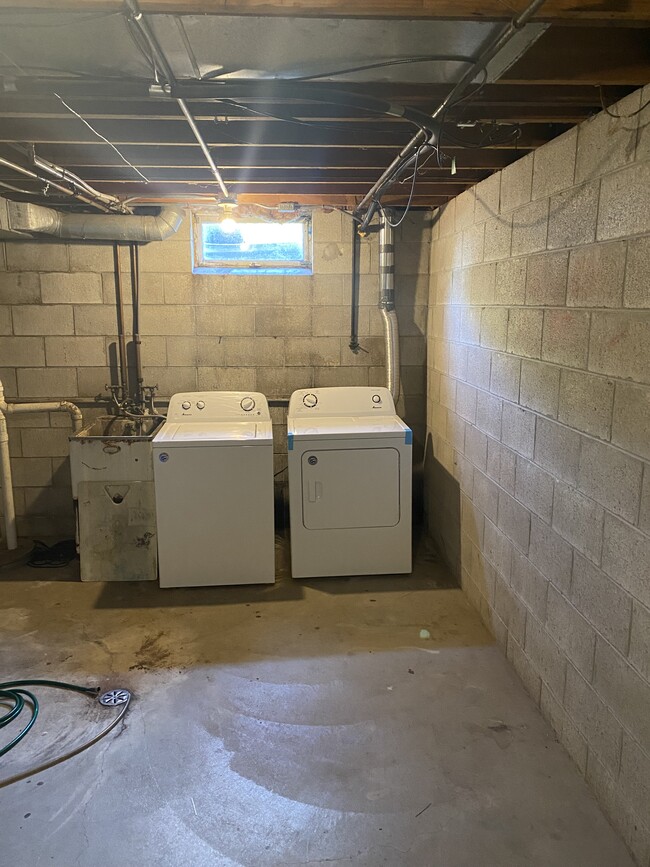 Photo - 1325 Camden Way