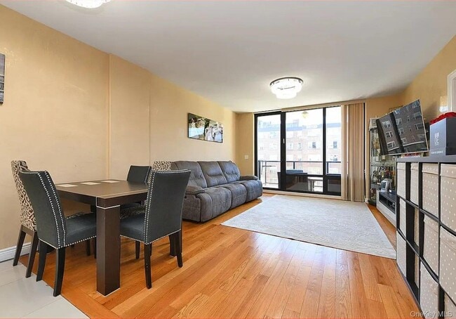 Photo - 63-36 99th St Unit 5E