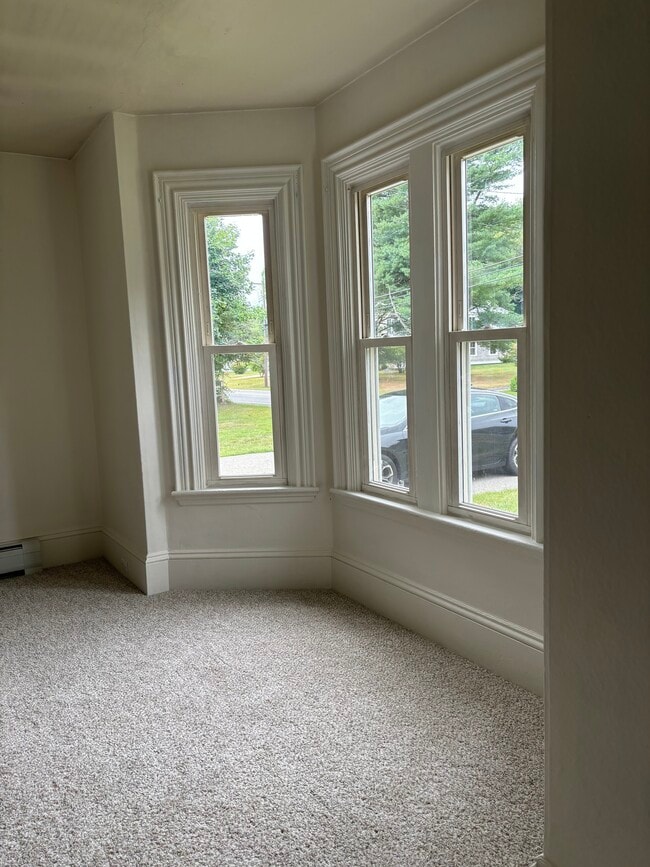 66 Packers Falls Rd