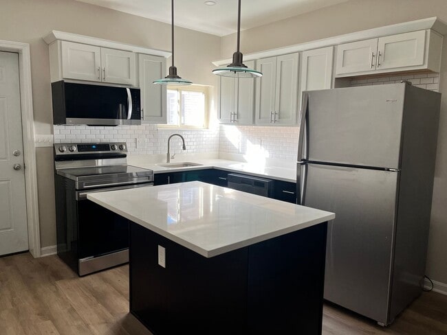 Steps away from Allegheny General Hospital... - Steps away from Allegheny General Hospital... Apartment Unit PH-115