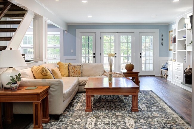 Photo - 2 Spring Hollow Rd