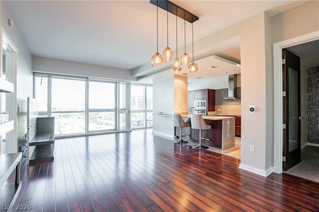 Building Photo - 4471 Dean Martin Dr Unit 1008