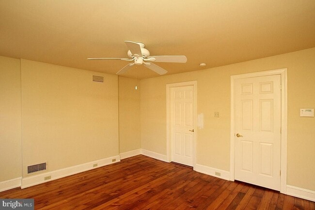 Photo - 2206 Montrose St