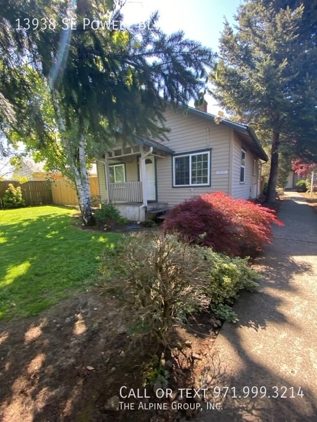 Building Photo - 13938 SE Powell Blvd Rental