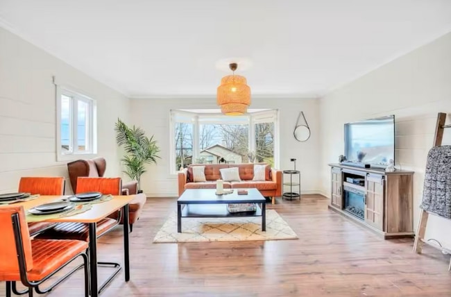 Building Photo - 924 Cameron St