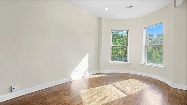 Photo - 4542 S Indiana Ave