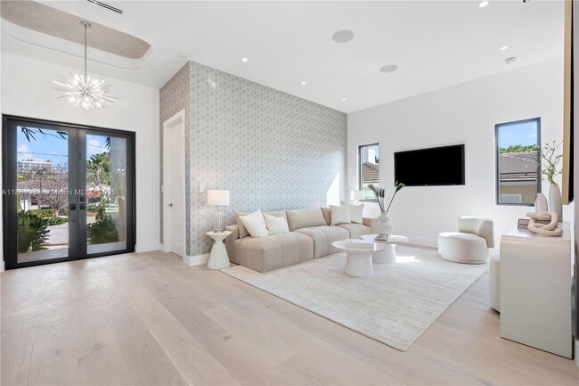 Photo - 9132 Dickens Ave