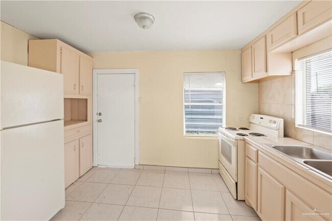 Photo - 7 W South St