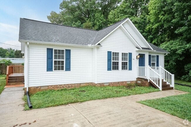Building Photo - Charming 3 Bed/2 Bath Minutes Away From El... Rental