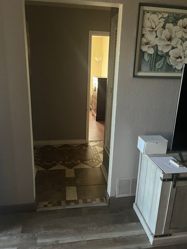 Photo - 3 bedroom 1.5 bathroom!