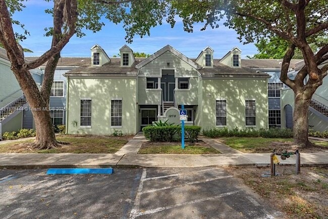 Building Photo - 1275 Crystal Way Unit D Rental