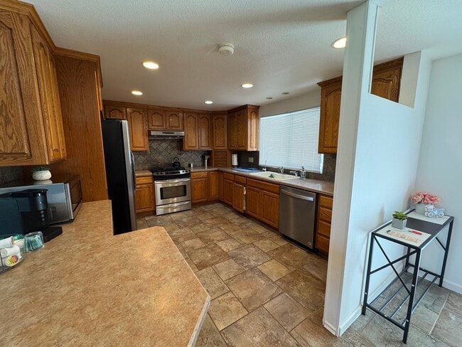 Photo - Ledan06-225 Kashmir Ct SE Duplex Unidad 225-A Upstairs