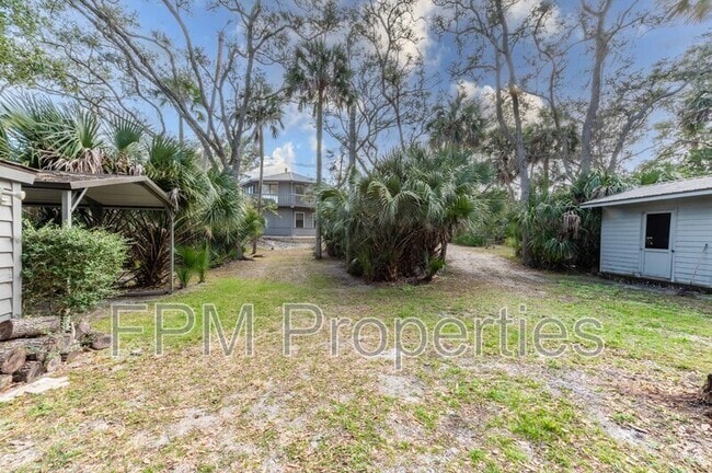 Building Photo - 11255 Fort George Rd Rental