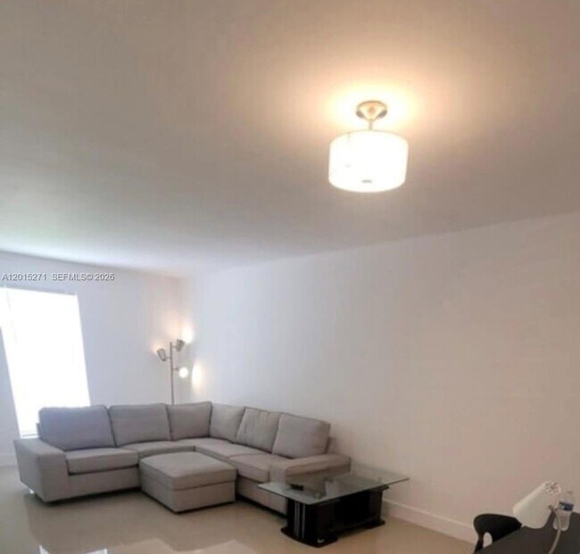 Photo - 2341 SW 17th Ave Unidad 2343