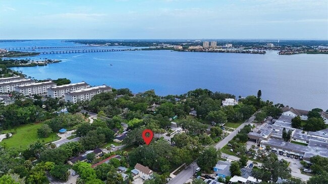 Photo - 210 15th St E