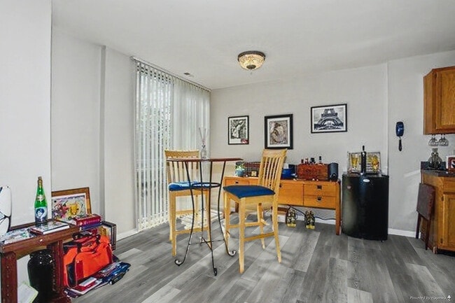 Photo - 1833 Four Lakes Ave Unit 2M