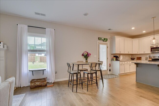 Photo - 211 Palisade Rdg