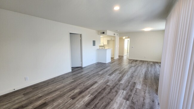 Photo - 870 Crenshaw Blvd